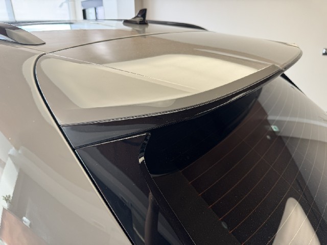 BENTLEY BENTAYGA 2023 Image 21