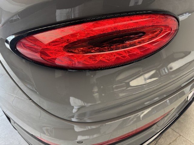 BENTLEY BENTAYGA 2023 Image 22