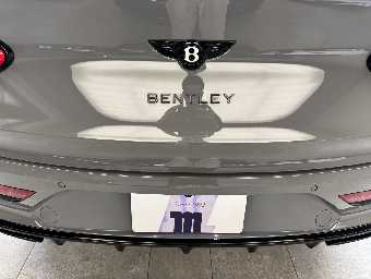 BENTLEY BENTAYGA 2023 Image 17