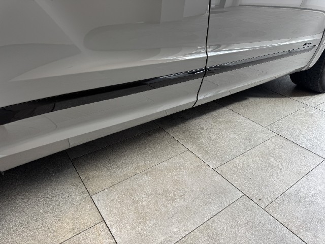 BENTLEY BENTAYGA 2023 Image 25