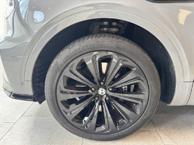 BENTLEY BENTAYGA 2023 Image 26