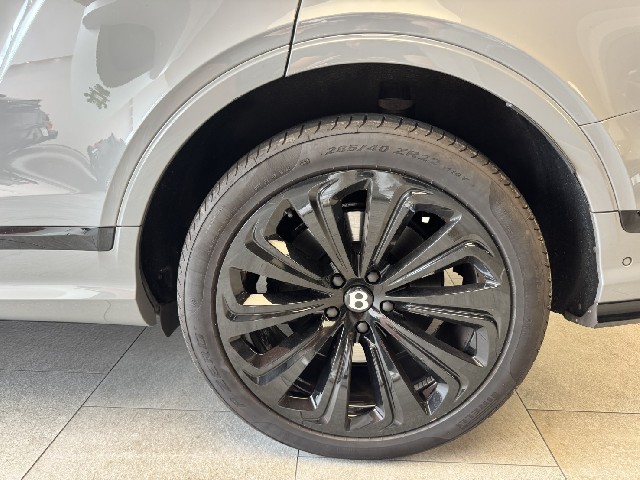 BENTLEY BENTAYGA 2023 Image 27