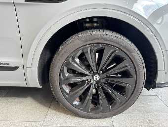 BENTLEY BENTAYGA 2023 Image 22
