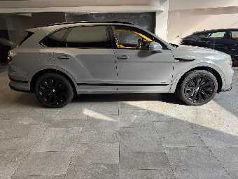BENTLEY BENTAYGA 2023 Image 4