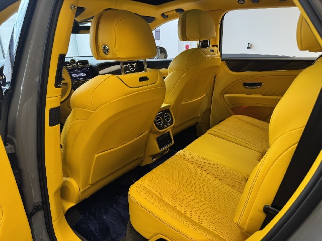 BENTLEY BENTAYGA 2023 Image 34