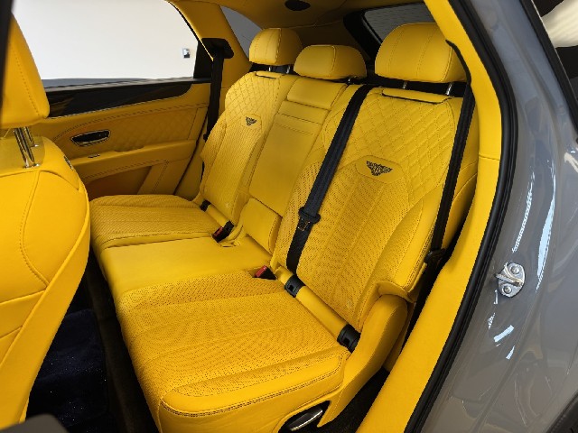 BENTLEY BENTAYGA 2023 Image 36