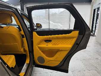 BENTLEY BENTAYGA 2023 Image 36