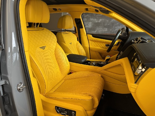 BENTLEY BENTAYGA 2023 Image 46