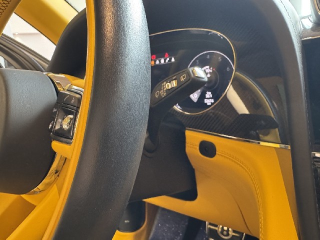BENTLEY BENTAYGA 2023 Image 55