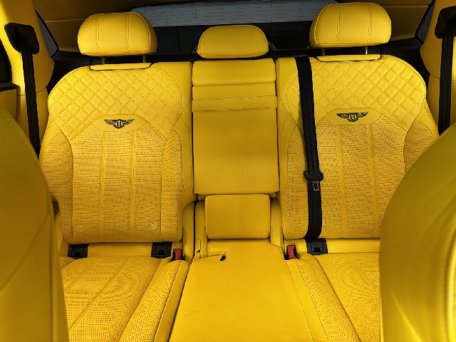 BENTLEY BENTAYGA 2023 Image 59