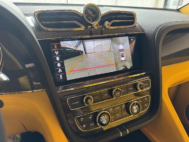 BENTLEY BENTAYGA 2023 Image 61