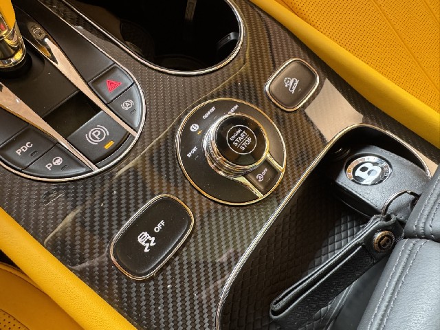 BENTLEY BENTAYGA 2023 Image 62