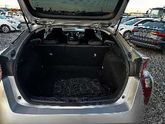 TOYOTA PRIUS 2017 Image 10