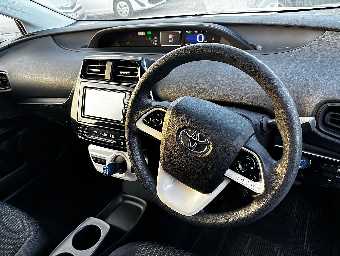 TOYOTA PRIUS 2017 Image 6