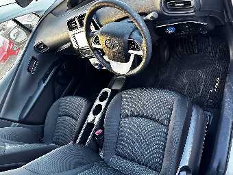 TOYOTA PRIUS 2017 Image 7