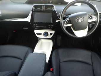 TOYOTA PRIUS 2017 Image 4