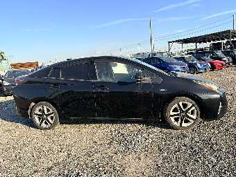 TOYOTA PRIUS 2017 Image 7