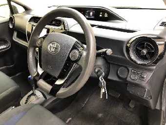TOYOTA AQUA 2019 Image 6