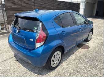TOYOTA AQUA 2016 Image 2