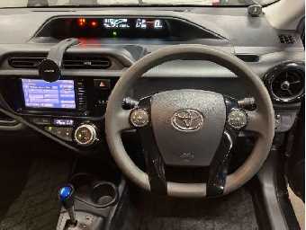 TOYOTA AQUA 2017 Image 6