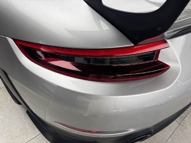 PORSCHE 911 2019 Image 22