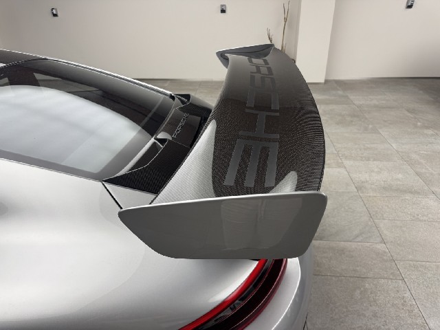 PORSCHE 911 2019 Image 24