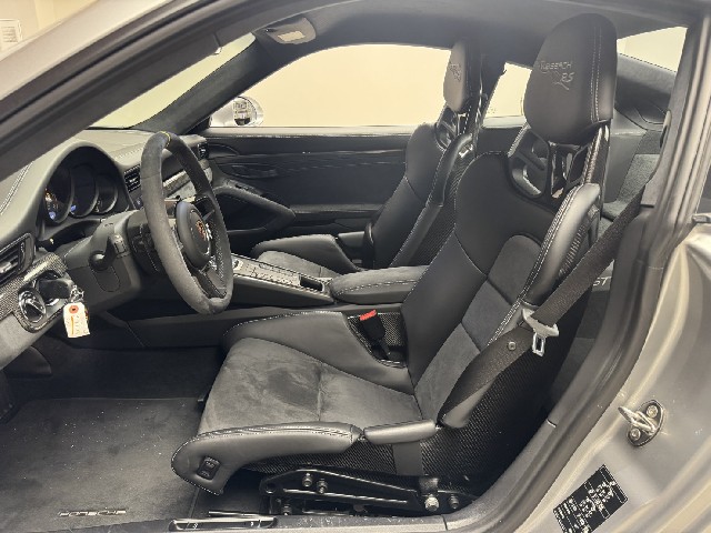 PORSCHE 911 2019 Image 33