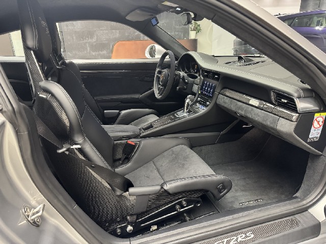 PORSCHE 911 2019 Image 36