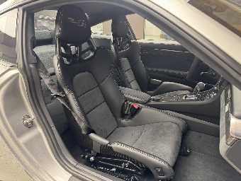 PORSCHE 911 2019 Image 32