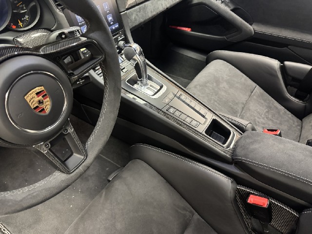 PORSCHE 911 2019 Image 43