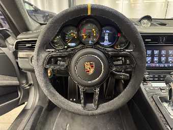 PORSCHE 911 2019 Image 38