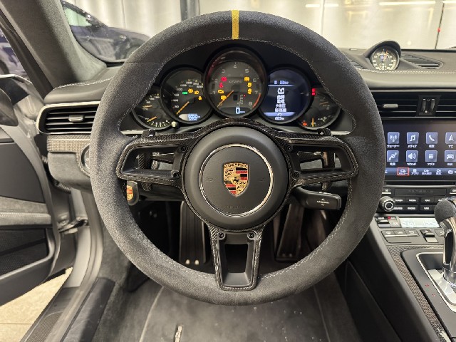 PORSCHE 911 2019 Image 44