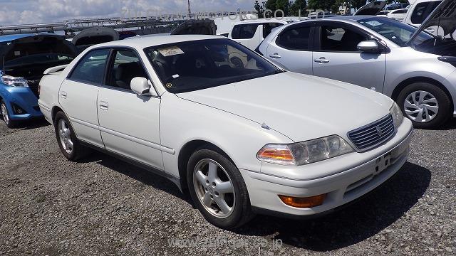 TOYOTA MARK II 1997 Image 2
