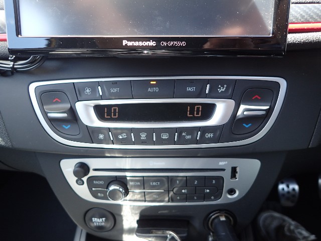 RENAULT MEGANE 2015 Image 28