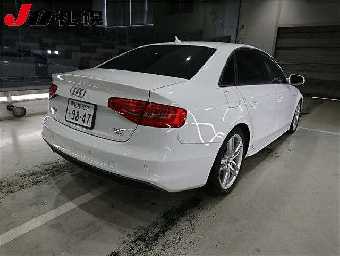 AUDI A4 2012 Image 2