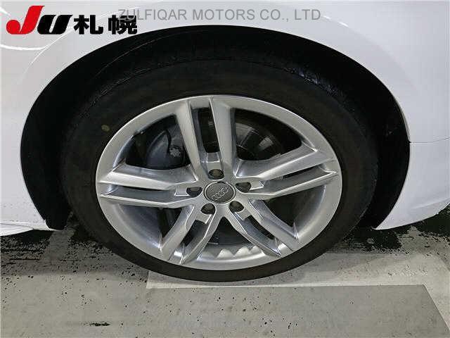 AUDI A4 2012 Image 9