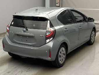 TOYOTA AQUA 2021 Image 2