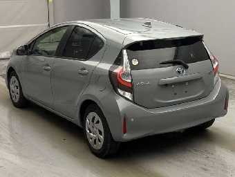 TOYOTA AQUA 2021 Image 4