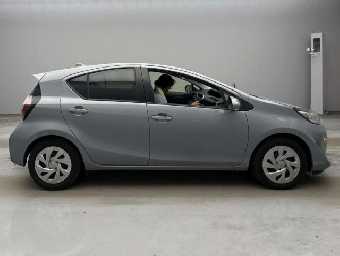 TOYOTA AQUA 2021 Image 6