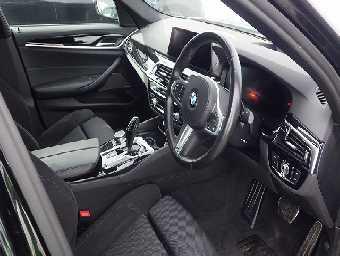 BMW 5 SERIES 2019 Image 9