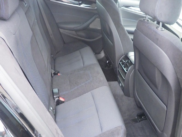 BMW 5 SERIES 2019 Image 61