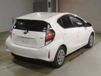 TOYOTA AQUA 2019 Image 2