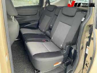 TOYOTA SIENTA 2019 Image 10