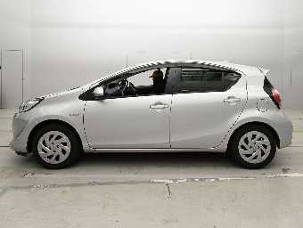 TOYOTA AQUA 2019 Image 4