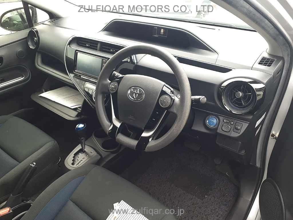 TOYOTA AQUA 2019 Image 9