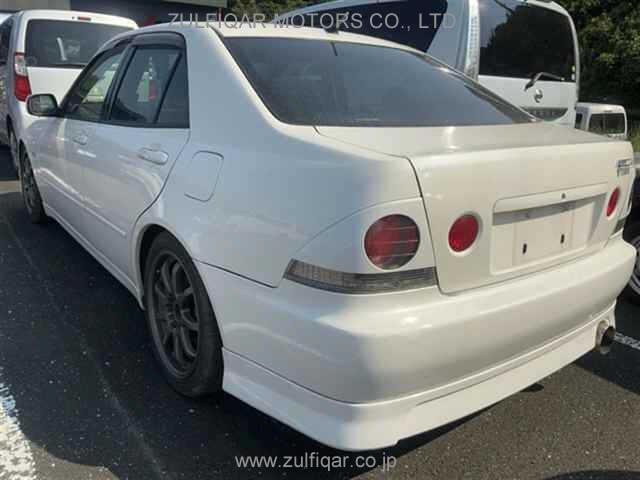 TOYOTA ALTEZZA 2000 Image 2
