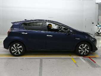 TOYOTA AQUA 2019 Image 3