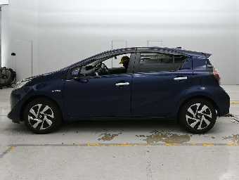 TOYOTA AQUA 2019 Image 4