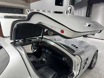 MERCEDES BENZ SLS AMG 2010 Image 16