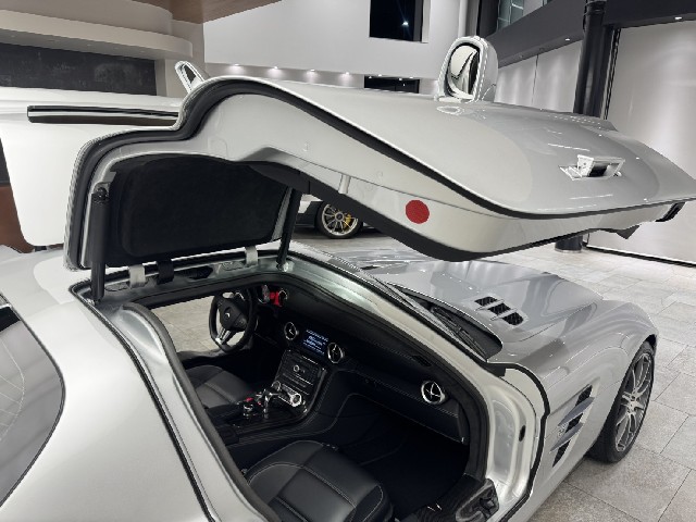 MERCEDES BENZ SLS AMG 2010 Image 22